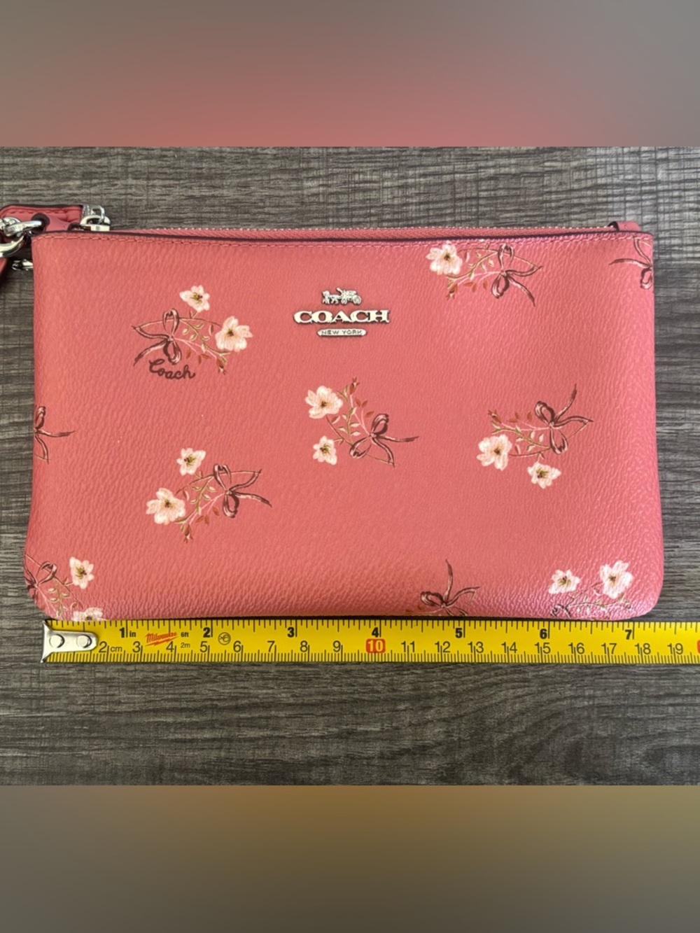 EUC Coach Floral 💐 Leather Wristlet - Picture 10 of 11